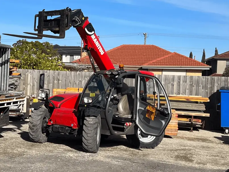TELEHANDLER HIRE-medium size